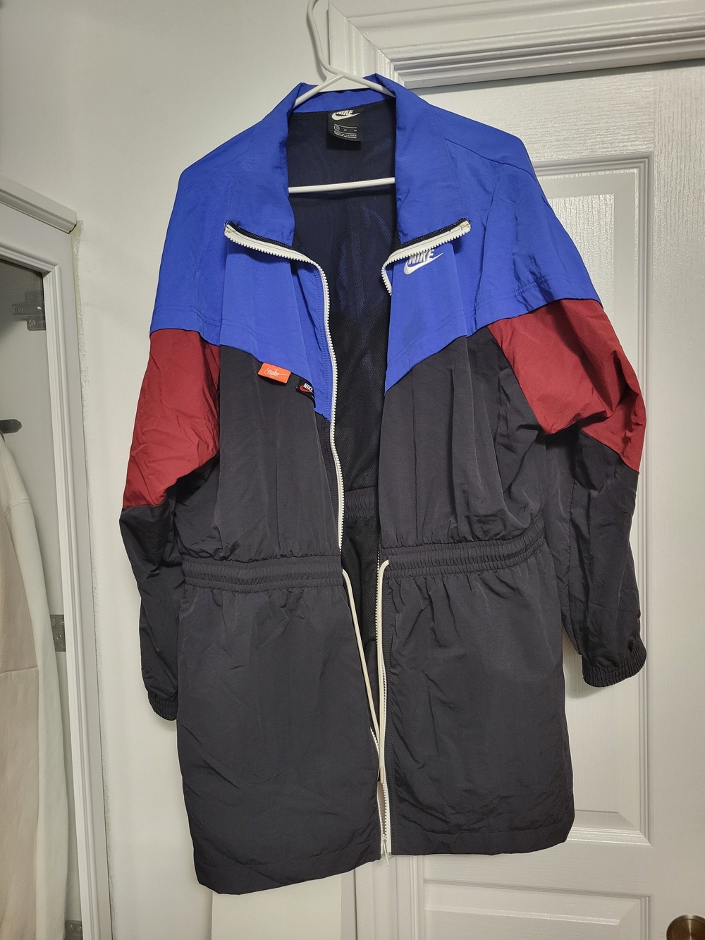 Nike Women's Blue/Red/Black Colorblock Windbreaker Jacket